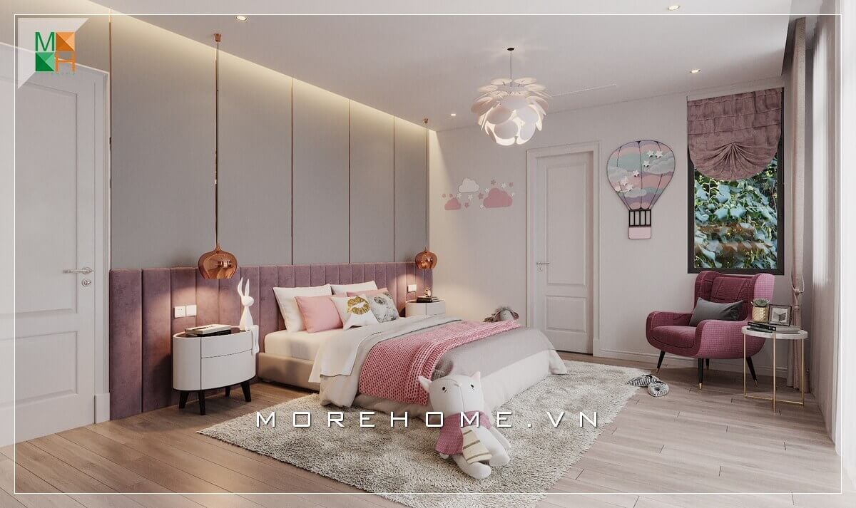 Mẫu phòng ngủ phong cách tân cổ điển cho chung cư, nhà phố, với đ��u giường ốp nệm nỉ nhung màu hồng tím, ghế thư giãn cùng tông màu, giúp tạo điểm nhấn sang trọng mà trẻ trung cho không gian căn phòng